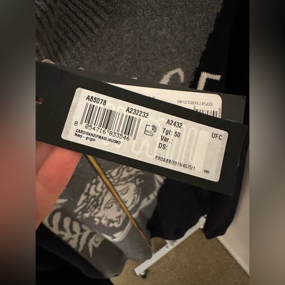 AUTHENTIC RARE brand new tags attached Versace Zip Up Sweater Size 50(fits L&XL) - Picture 5 of 5